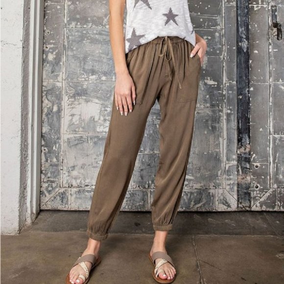 Maison Garrison Pants - Mineral Washed Woven Joggers